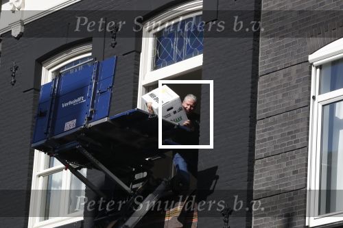 Amsterdam 12 maart 2018
Dries en Honoria Roelvink  verhuizen naar hun nieuwe appartement op de pc Hooftstraat