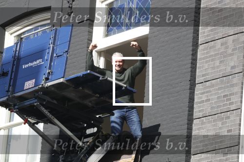 Amsterdam 12 maart 2018
Dries en Honoria Roelvink  verhuizen naar hun nieuwe appartement op de pc Hooftstraat