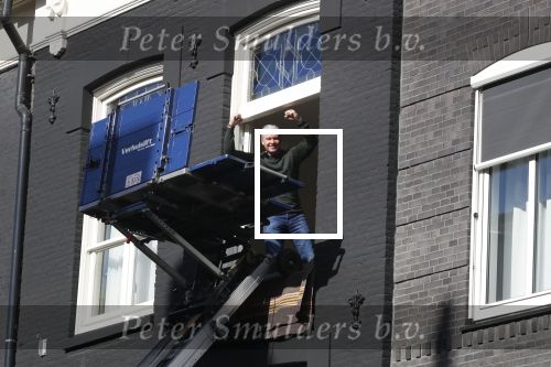 Amsterdam 12 maart 2018
Dries en Honoria Roelvink  verhuizen naar hun nieuwe appartement op de pc Hooftstraat