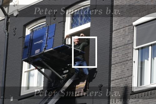 Amsterdam 12 maart 2018
Dries en Honoria Roelvink  verhuizen naar hun nieuwe appartement op de pc Hooftstraat