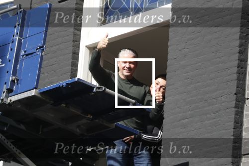 Amsterdam 12 maart 2018
Dries en Honoria Roelvink  verhuizen naar hun nieuwe appartement op de pc Hooftstraat