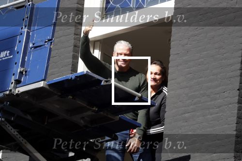 Amsterdam 12 maart 2018
Dries en Honoria Roelvink  verhuizen naar hun nieuwe appartement op de pc Hooftstraat