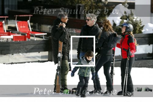 Lech/ Oberlech 25 februari 2018
Frank Rijkaard met zijn vrouw Stephanie Rijkaard en hun zoon in Lech