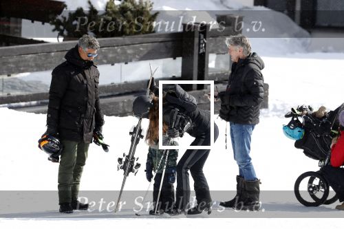 Lech/ Oberlech 25 februari 2018
Frank Rijkaard met zijn vrouw Stephanie Rijkaard en hun zoon in Lech