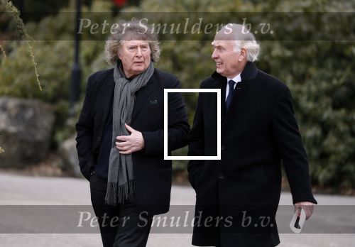 Leusden 6 maart 2018
Crematie Mies Bouwman in crematorium Leusden. Fred Oster met regisseur Bob ...