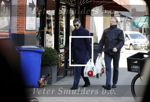 Amsterdam 24 februari 2018
Gerard Spong met partner en hondje in Amsterdam zuid