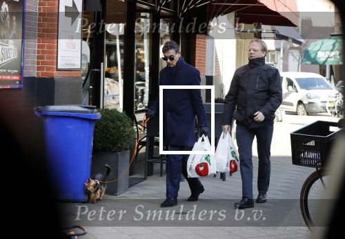 Amsterdam 24 februari 2018
Gerard Spong met partner en hondje in Amsterdam zuid