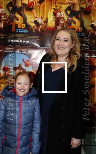 Amsterdam 11 februari 2018
Premiere Ted en het geheim van koning Midas in Pathe arena. Hannelore Zwitserlood met dochter
