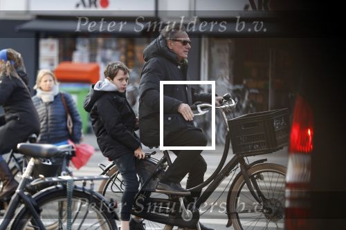 Amsterdam 21 februari 2018
Henny Vrienten met zijn zoon op de fiets