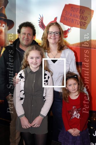 Amsterdam 11 februari 2018
Premiere Ted en het geheim van koning Midas in Pathe arena. Hilke Bierman met man en kinderen