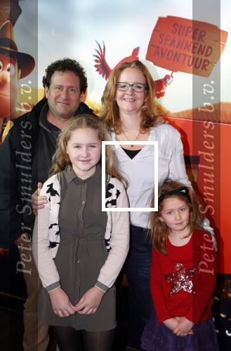 Amsterdam 11 februari 2018
Premiere Ted en het geheim van koning Midas in Pathe arena. Hilke Bierman met man en kinderen