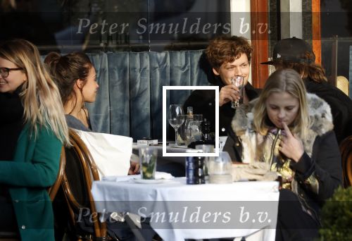 Amsterdam 21 februari 2018
Soy Kroon en Holly Brtood op terras met stylist Tommie Driessen