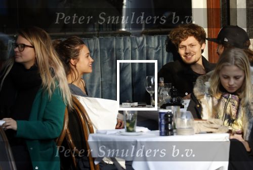 Amsterdam 21 februari 2018
Soy Kroon en Holly Brtood op terras met stylist Tommie Driessen