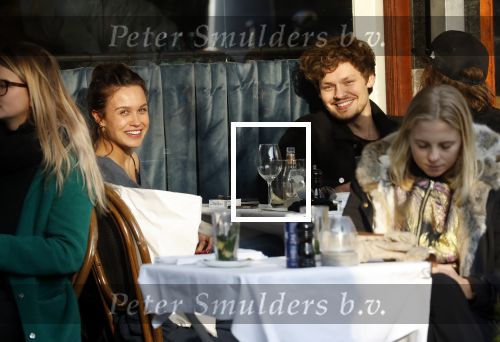 Amsterdam 21 februari 2018
Soy Kroon en Holly Brtood op terras met stylist Tommie Driessen