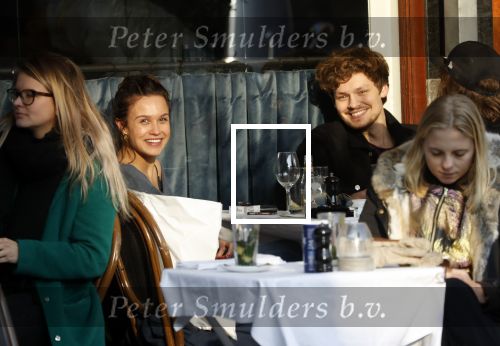 Amsterdam 21 februari 2018
Soy Kroon en Holly Brtood op terras met stylist Tommie Driessen
