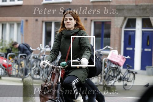 Amsterdam 9 februari 2018
Actrice Ilse Warringa ( de luizenmoeder) haalt haar dochter op op school.