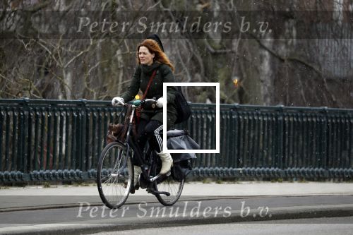 Amsterdam 9 februari 2018
Actrice Ilse Warringa ( de luizenmoeder) haalt haar dochter op op school.