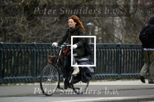 Amsterdam 9 februari 2018
Actrice Ilse Warringa ( de luizenmoeder) haalt haar dochter op op school.