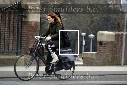 Amsterdam 9 februari 2018
Actrice Ilse Warringa ( de luizenmoeder) haalt haar dochter op op school.