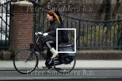 Amsterdam 9 februari 2018
Actrice Ilse Warringa ( de luizenmoeder) haalt haar dochter op op school.