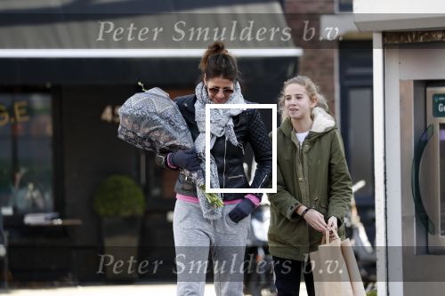 Amsterdam 24 februari 2018
Isa Hoes met dochter Vlinder in Amsterdam zuid