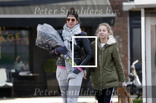 Amsterdam 24 februari 2018
Isa Hoes met dochter Vlinder in Amsterdam zuid