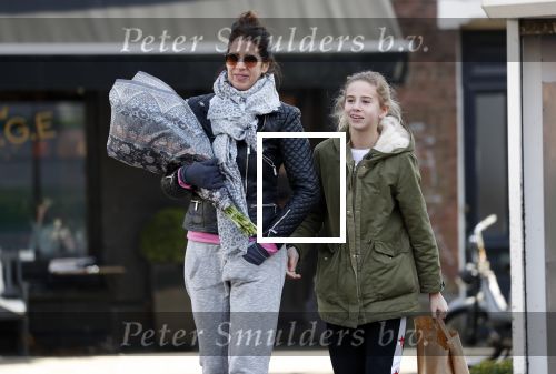 Amsterdam 24 februari 2018
Isa Hoes met dochter Vlinder in Amsterdam zuid