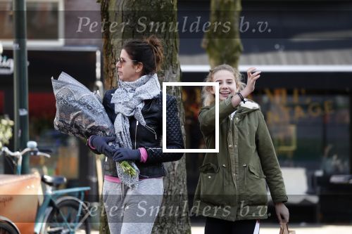 Amsterdam 24 februari 2018
Isa Hoes met dochter Vlinder in Amsterdam zuid