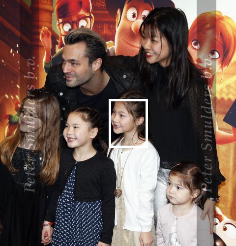 Amsterdam 11 februari 2018
Premiere Ted en het geheim van koning Midas in Pathe arena. jan Kooijman met vrouw kinderen en vriendinnetjes