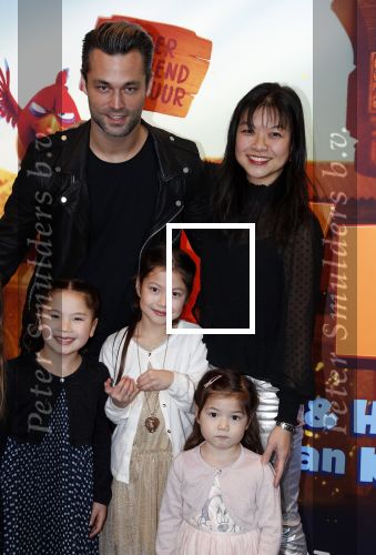 Amsterdam 11 februari 2018
Premiere Ted en het geheim van koning Midas in Pathe arena. jan Kooijman met vrouw kinderen en vriendinnetjes