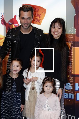 Amsterdam 11 februari 2018
Premiere Ted en het geheim van koning Midas in Pathe arena. jan Kooijman met vrouw kinderen en vriendinnetjes