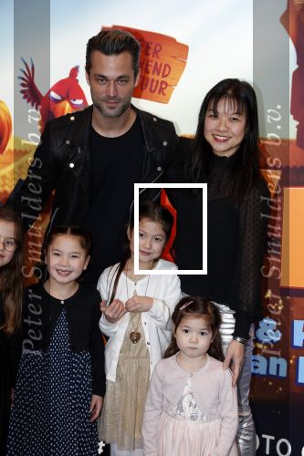 Amsterdam 11 februari 2018
Premiere Ted en het geheim van koning Midas in Pathe arena. jan Kooijman met vrouw kinderen en vriendinnetjes