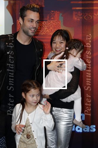 Amsterdam 11 februari 2018
Premiere Ted en het geheim van koning Midas in Pathe arena. jan Kooijman met vrouw kinderen en vriendinnetjes