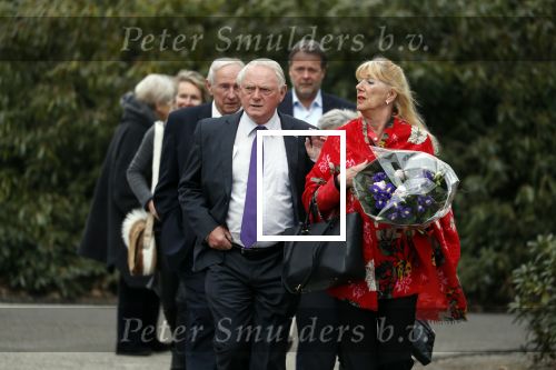 Leusden 6 maart 2018
Crematie Mies Bouwman in crematorium Leusden. Jan nagel met zijn vrouw
