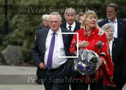 Leusden 6 maart 2018
Crematie Mies Bouwman in crematorium Leusden. Jan nagel met zijn vrouw