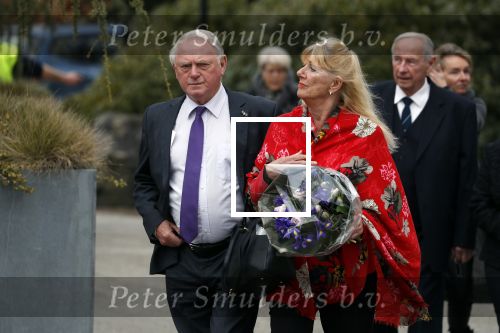 Leusden 6 maart 2018
Crematie Mies Bouwman in crematorium Leusden. Jan nagel met zijn vrouw