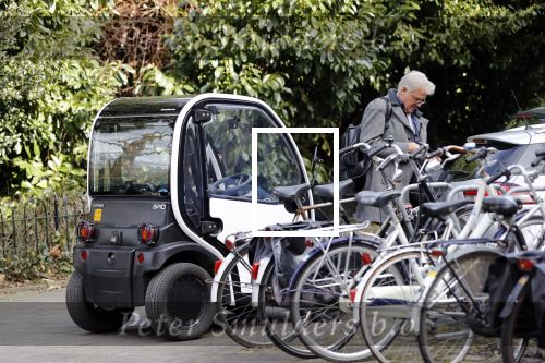 Amsterdam 9 maart 2018 
Jeroen Krabbe in zijn Biro karretje/wagentje.