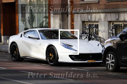 Amsterdam 6 maart 2018
Kunstenaar Joseph Klibansky en zijn vriendin gaan in hun nieuwe ferrari naar een huis kijken in Amsterdam zuid.