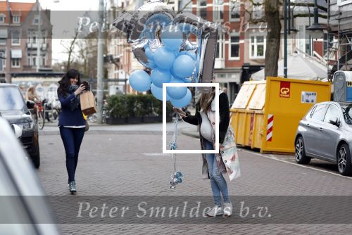 Amsterdam 11 maart 2018
Kim Kotter zwanger met blauwe ballonnen