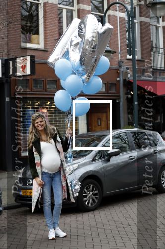 Amsterdam 11 maart 2018
Kim Kotter zwanger met blauwe ballonnen