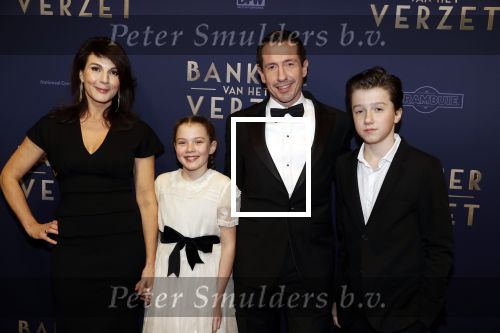 Amsterdam 5 maart 2018
Premiere bankier van het verzet in het de Lemar theater. Jacob Derwig met vrouw Kim v Kooten en hun kinderen