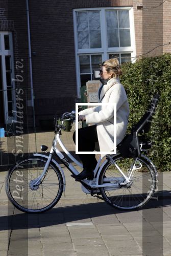 Amsterdam 6 februari 2018 
Lieke v Lexmond op haar verjaardag op de fiets in Amsterdam