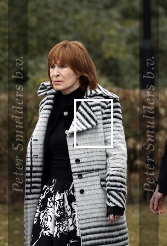 Leusden 6 maart 2018
Crematie Mies Bouwman in crematorium Leusden. Liesbeth List met dochter Elisah en schoonzoon