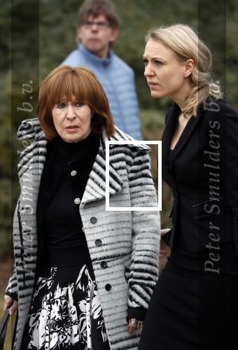 Leusden 6 maart 2018
Crematie Mies Bouwman in crematorium Leusden. Liesbeth List met dochter Elisah en schoonzoon