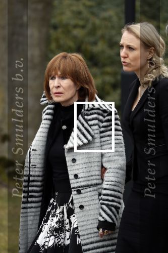 Leusden 6 maart 2018
Crematie Mies Bouwman in crematorium Leusden. Liesbeth List met dochter Elisah en schoonzoon
