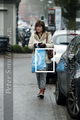 Amsterdam 19 februari 2018 
Linda v Dijck doet  boodschappen op de cornelis schuytstraat