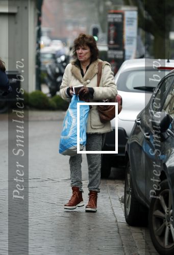 Amsterdam 19 februari 2018 
Linda v Dijck doet  boodschappen op de cornelis schuytstraat