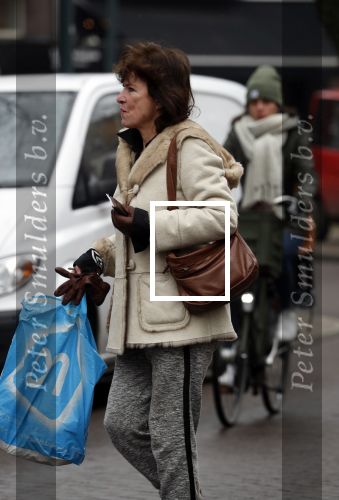 Amsterdam 19 februari 2018 
Linda v Dijck doet  boodschappen op de cornelis schuytstraat