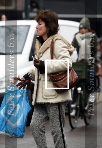 Amsterdam 19 februari 2018 
Linda v Dijck doet  boodschappen op de cornelis schuytstraat