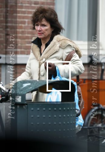 Amsterdam 19 februari 2018 
Linda v Dijck doet  boodschappen op de cornelis schuytstraat